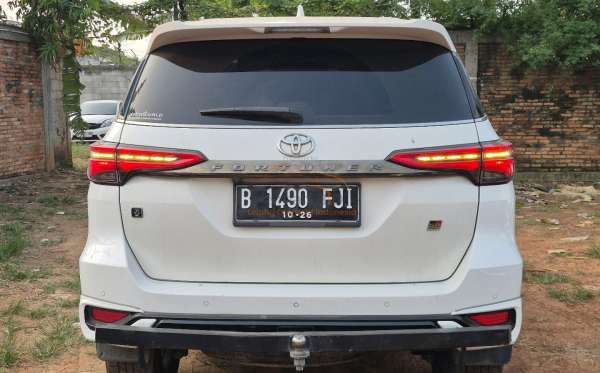 TOYOTA FORTUNER 2.4 VRZ
