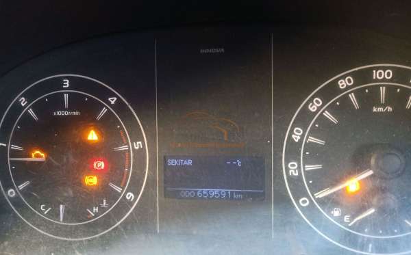 TOYOTA INNOVA 2.4 G