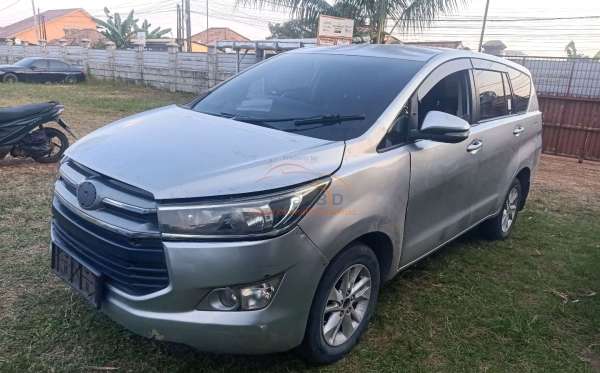 TOYOTA INNOVA 2.4 G