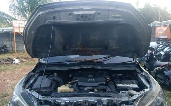 TOYOTA INNOVA 2.4 G