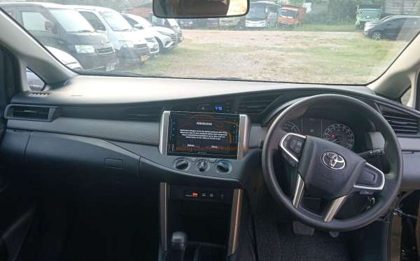 TOYOTA INNOVA 2.4 G