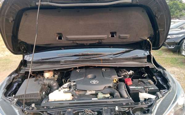 TOYOTA INNOVA 2.4 G