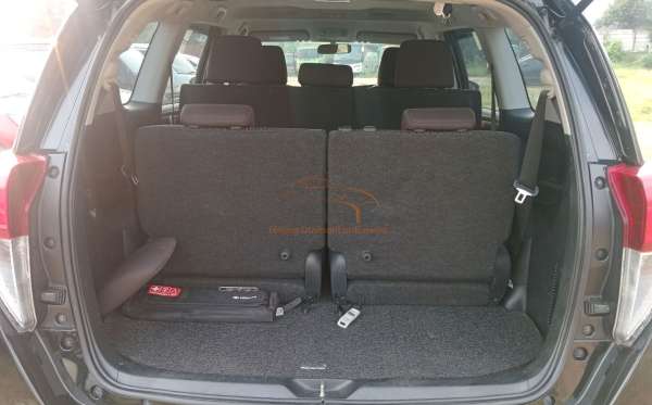 TOYOTA INNOVA 2.4 G