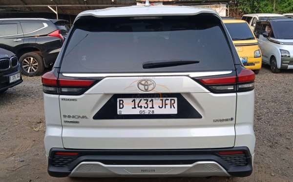 TOYOTA INNOVA