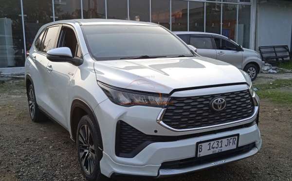 TOYOTA INNOVA