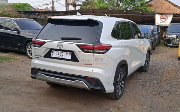 TOYOTA INNOVA