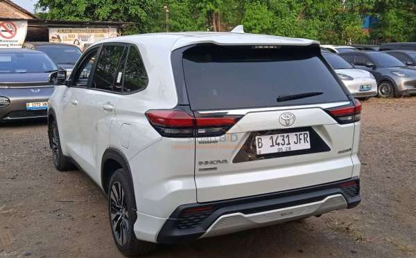 TOYOTA INNOVA