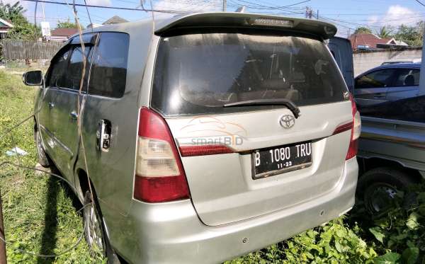 TOYOTA INNOVA G