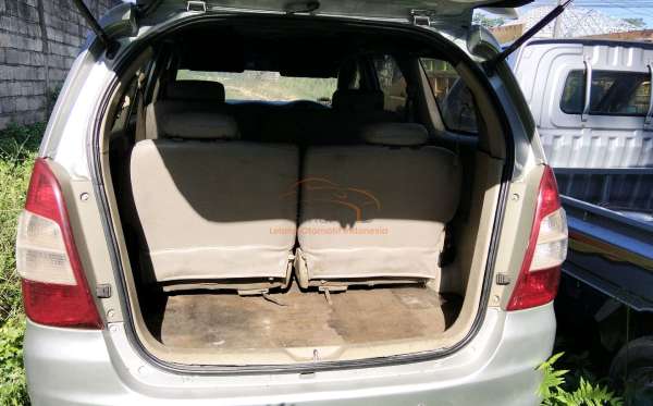 TOYOTA INNOVA G