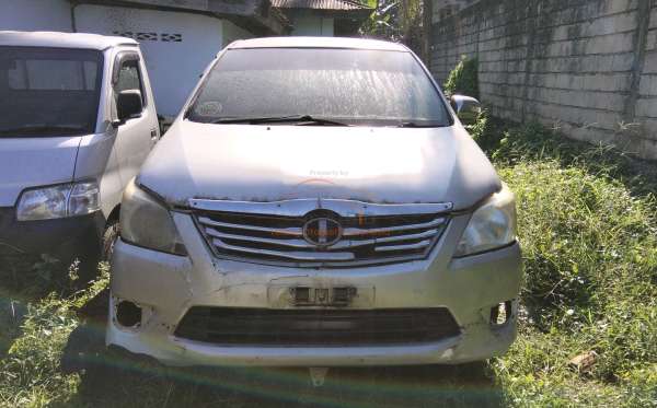 TOYOTA INNOVA G