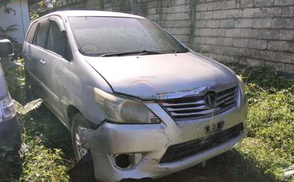 TOYOTA INNOVA G