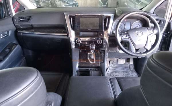 TOYOTA VELLFIRE 2.5G