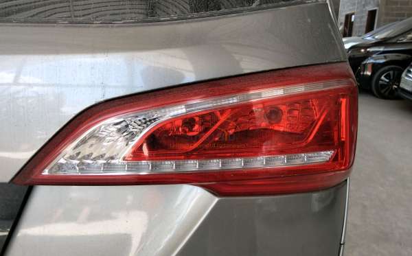 WULING CORTEZ 1.5C (4X2)