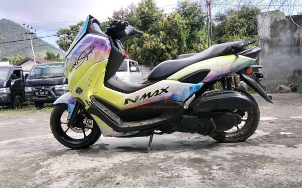 YAMAHA  NMAX