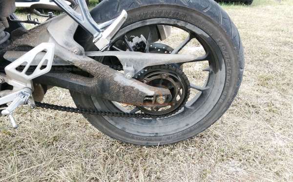 YAMAHA  R15