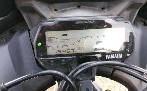 YAMAHA  R15