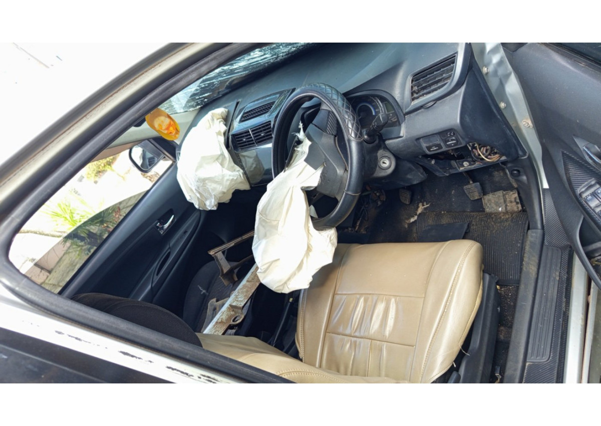TOYOTA  AVANZA  VELOZ