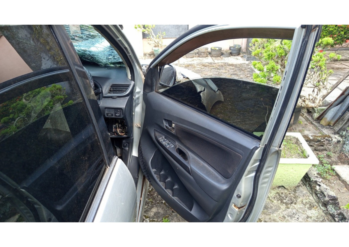 TOYOTA  AVANZA  VELOZ