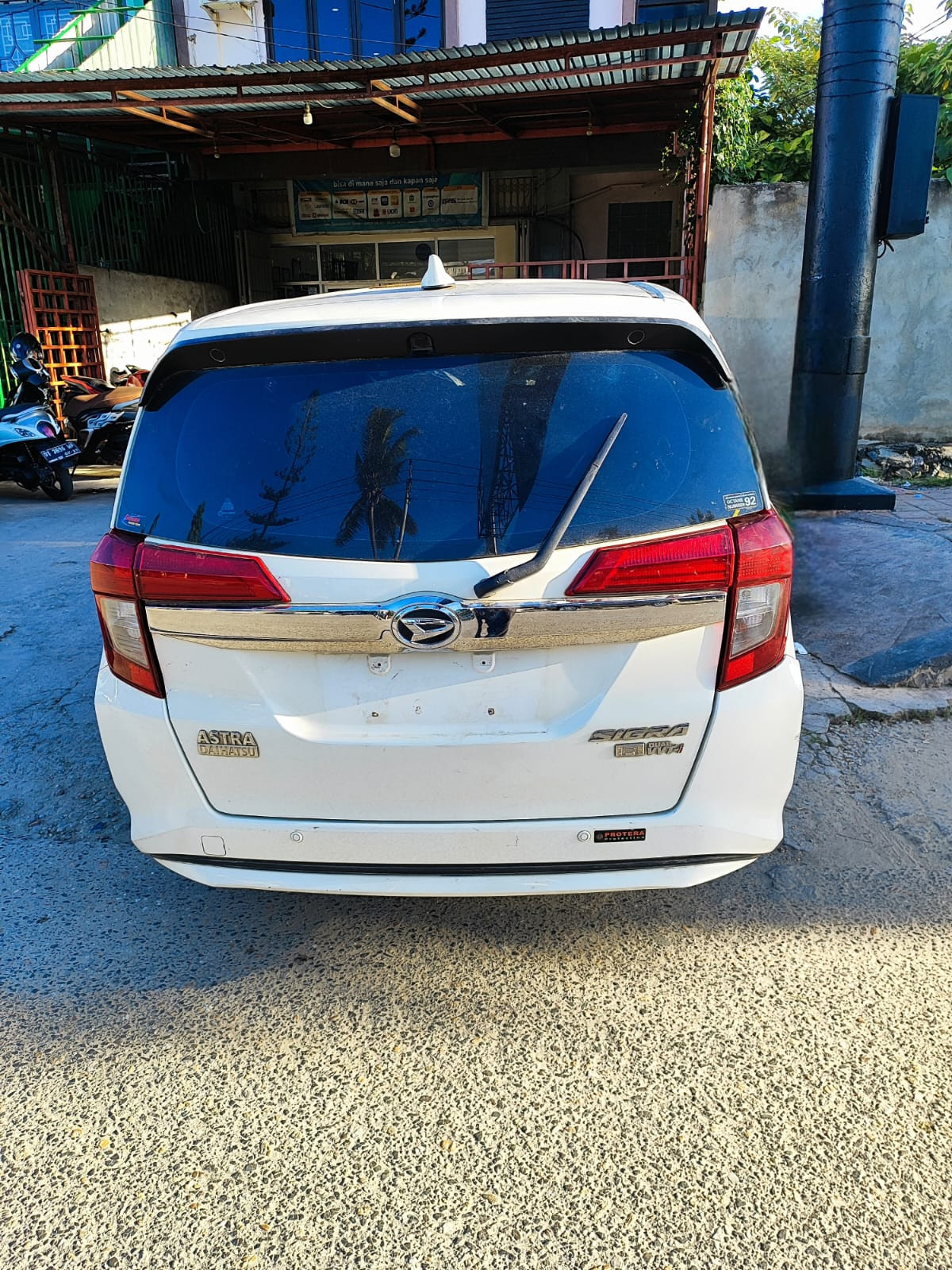 DAIHATSU SIGRA  R