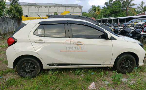 DAIHATSU AYLA