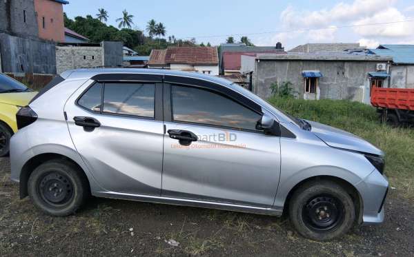 DAIHATSU  AYLA  1.0 M