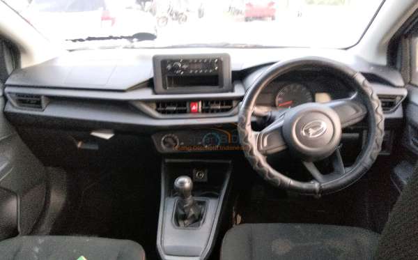 DAIHATSU  AYLA  1.0 M