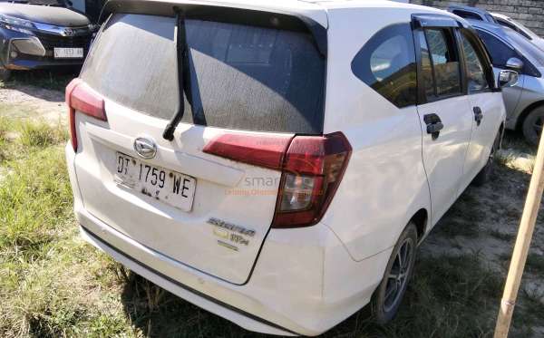 DAIHATSU SIGRA R