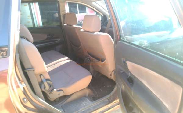 DAIHATSU  XENIA  R