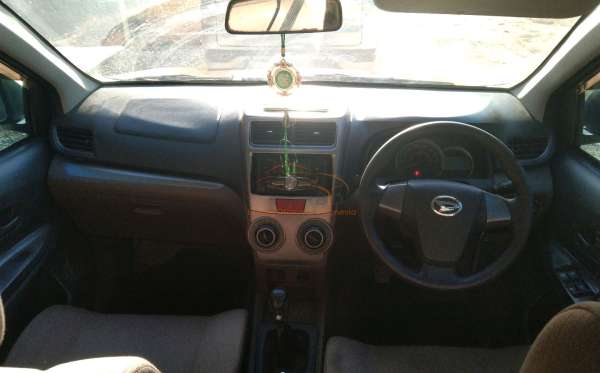 DAIHATSU  XENIA  R