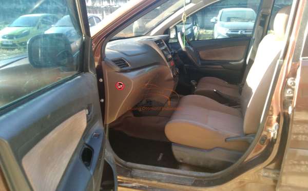 DAIHATSU  XENIA  R