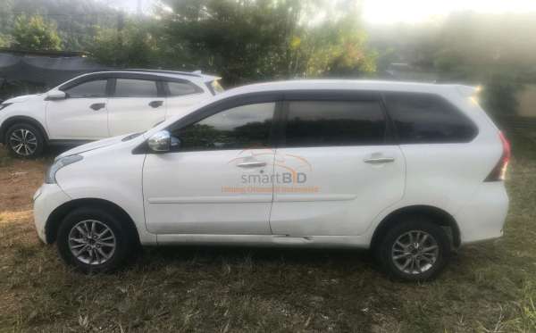 DAIHATSU XENIA