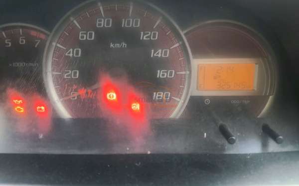 DAIHATSU XENIA