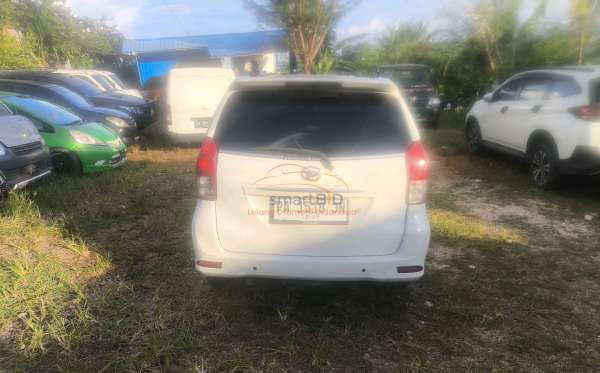 DAIHATSU XENIA