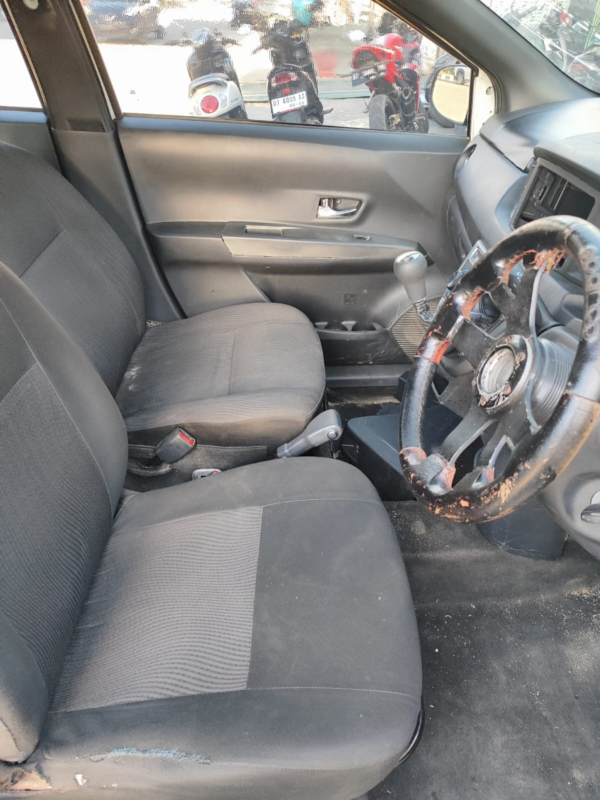 DAIHATSU SIGRA  R