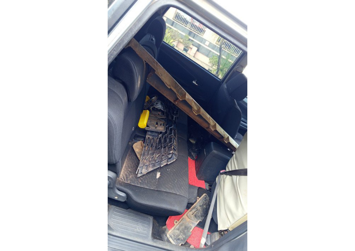 TOYOTA  AVANZA  VELOZ