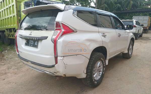 MITSUBISHI PAJERO SPORT 2.5L GLX (4X4)
