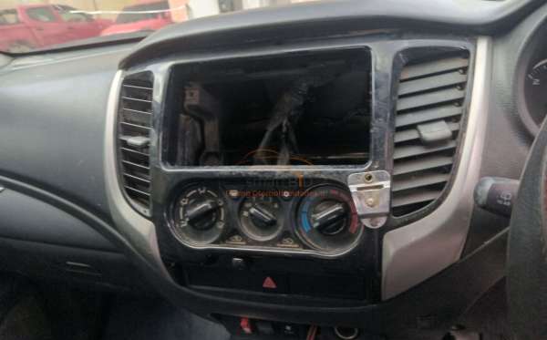MITSUBISHI PAJERO SPORT 2.5L GLX (4X4)