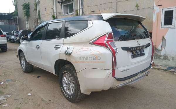MITSUBISHI PAJERO SPORT 2.5L GLX (4X4)