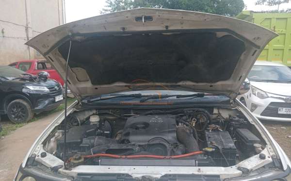 MITSUBISHI PAJERO SPORT 2.5HP-E