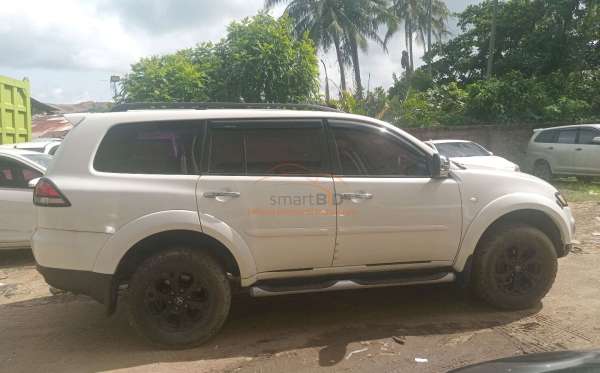 MITSUBISHI PAJERO SPORT 2.5HP-E
