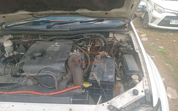 MITSUBISHI PAJERO SPORT 2.5HP-E