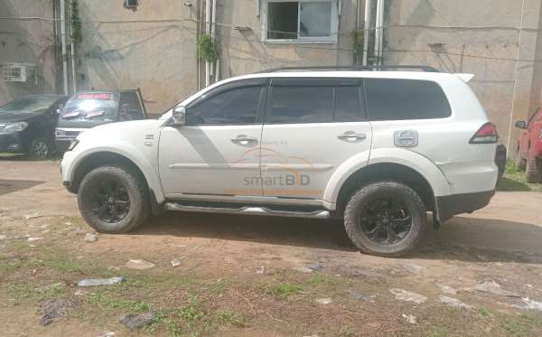 MITSUBISHI PAJERO SPORT 2.5HP-E