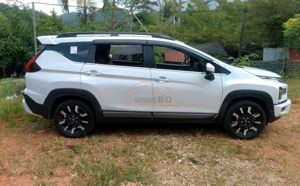 MITSUBISHI XPANDER CROSS 1.5 L