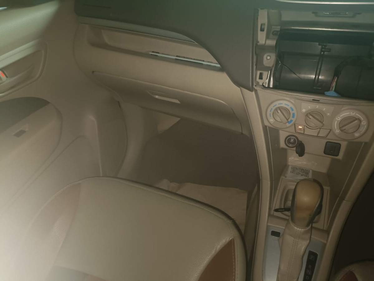 SUZUKI ERTIGA