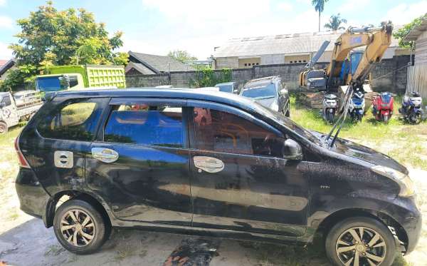 TOYOTA AVANZA