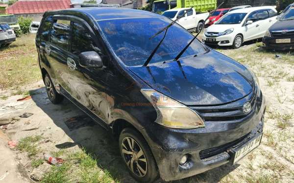 TOYOTA AVANZA