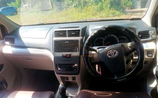 TOYOTA AVANZA 1.3 E