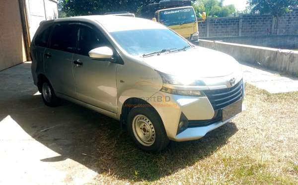 TOYOTA AVANZA 1.3 E
