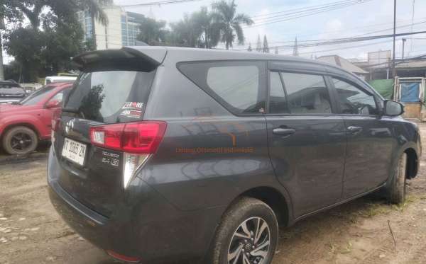 TOYOTA INNOVA