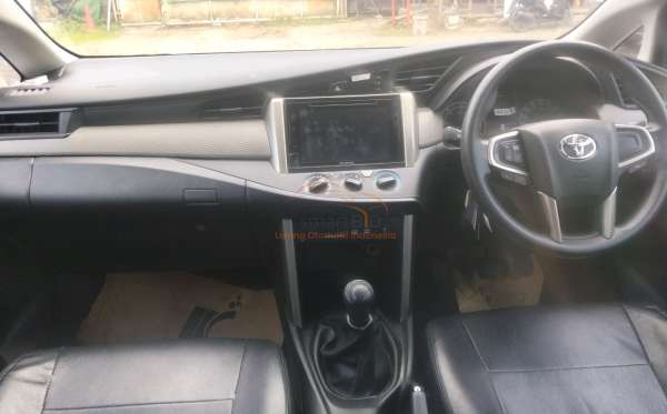 TOYOTA INNOVA